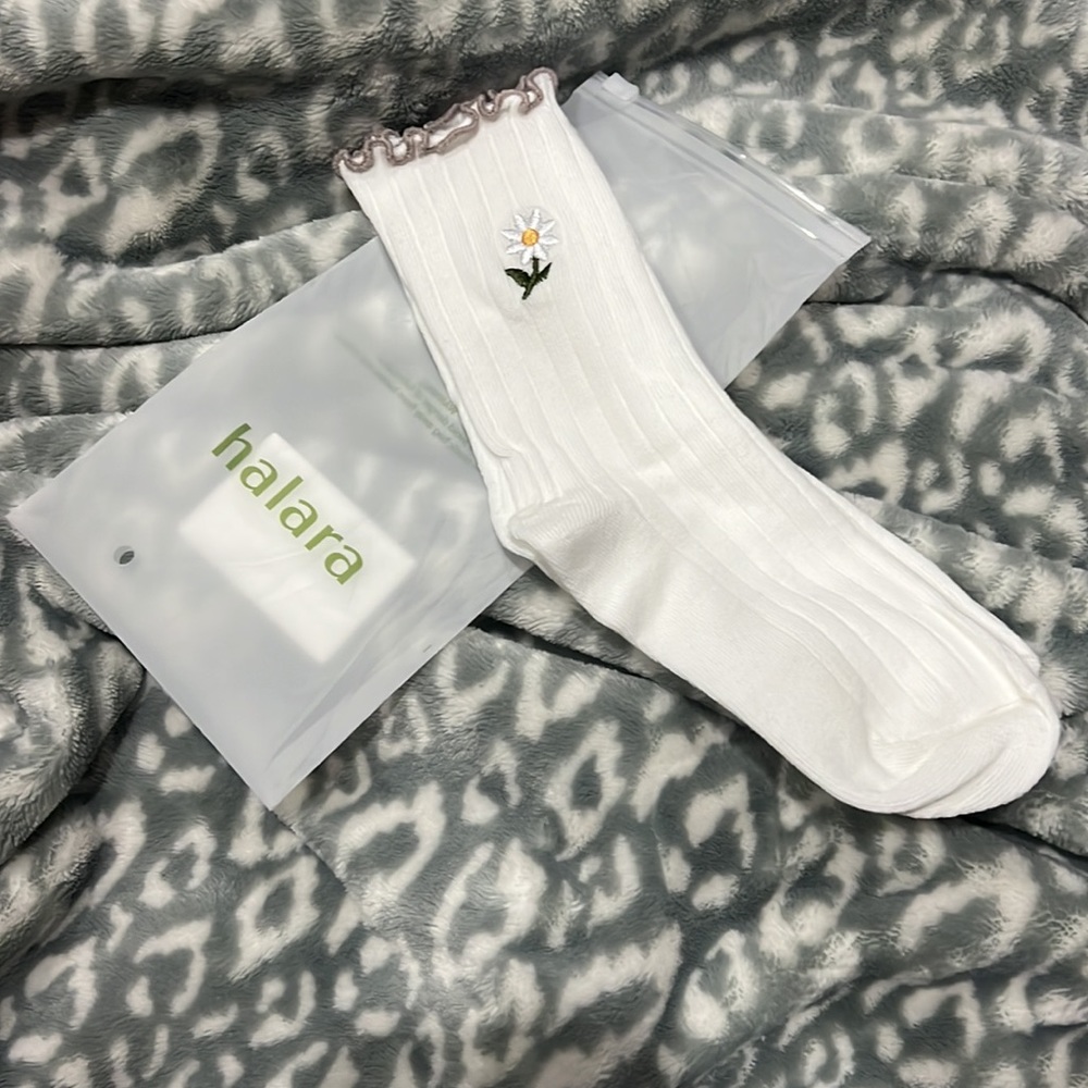New with bag Halara socks 🧦 with lettuce tops and flower